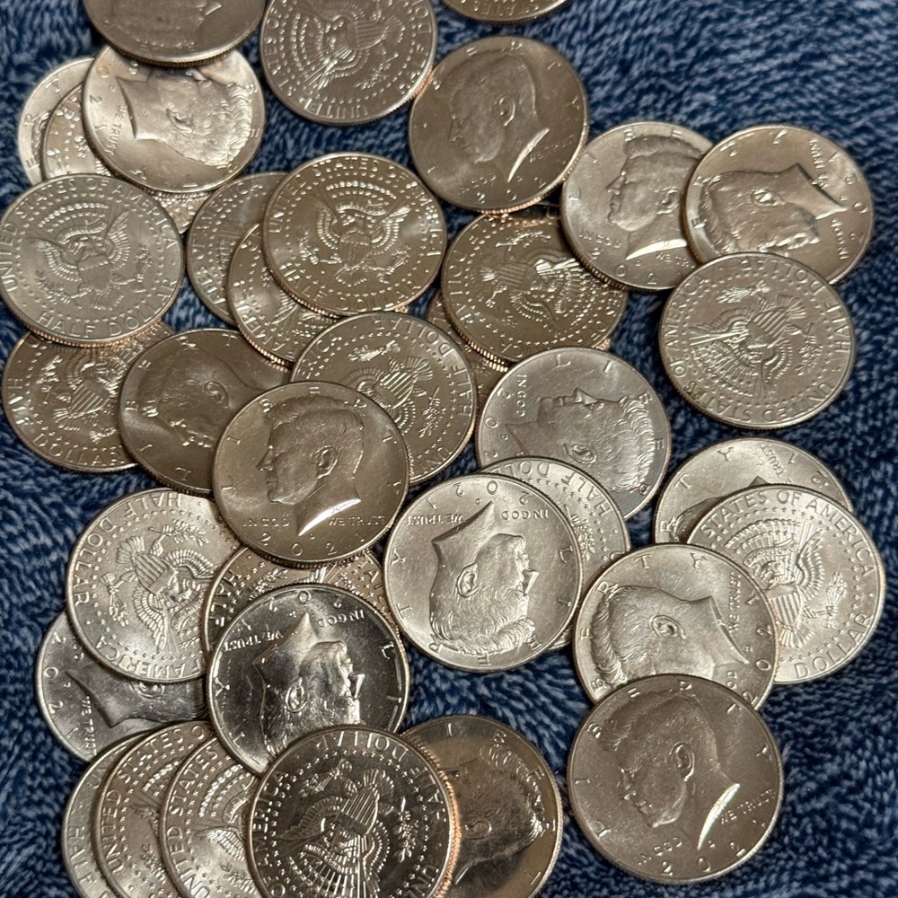 36 UNCIRCULATED 2021 KENNEDY HALF DOLLARS - Picture 9 of 12